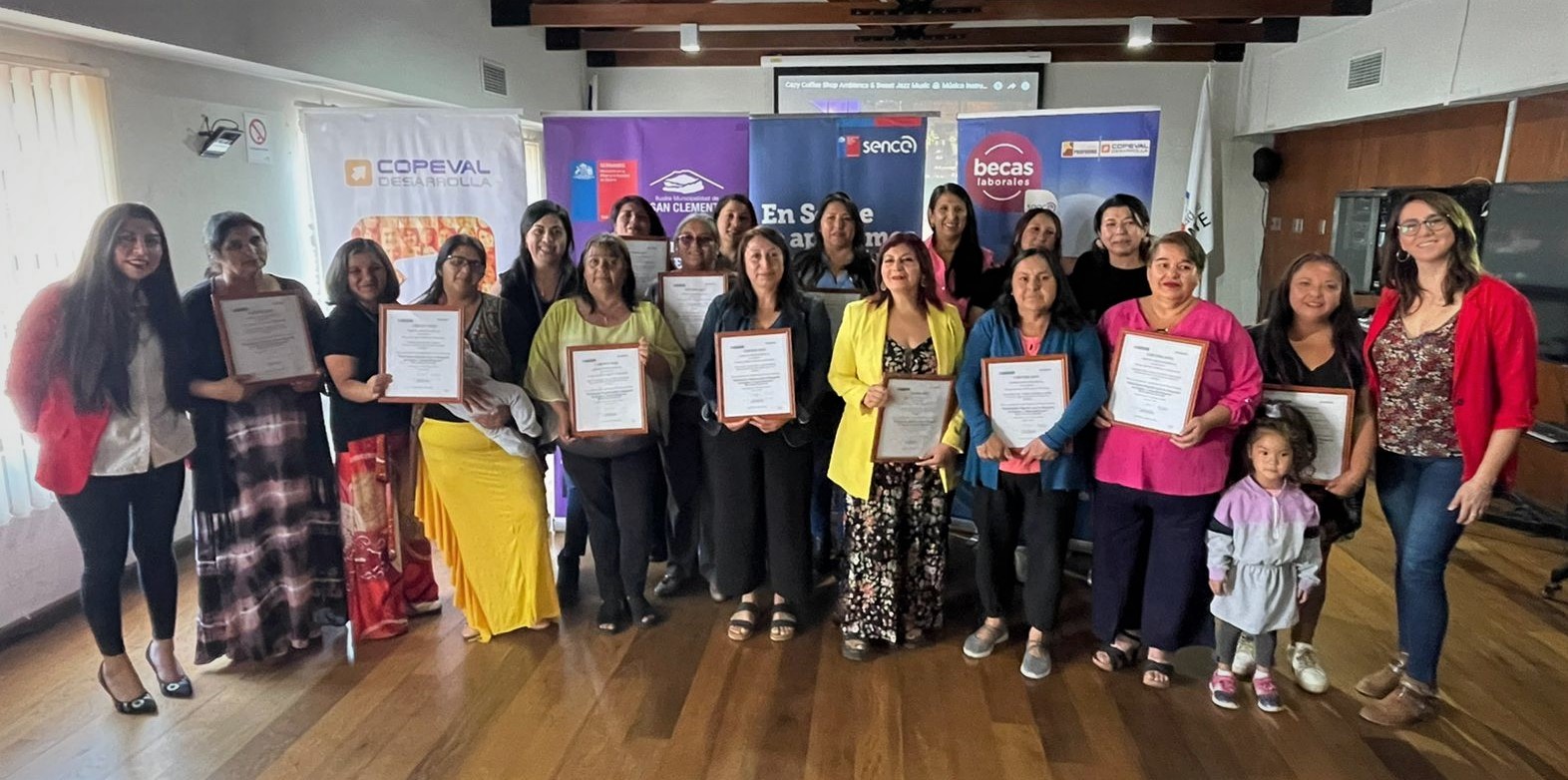 Certificación de habilidades digitales para mujeres del Programa Mujeres Jefas de Hogar San Clemente